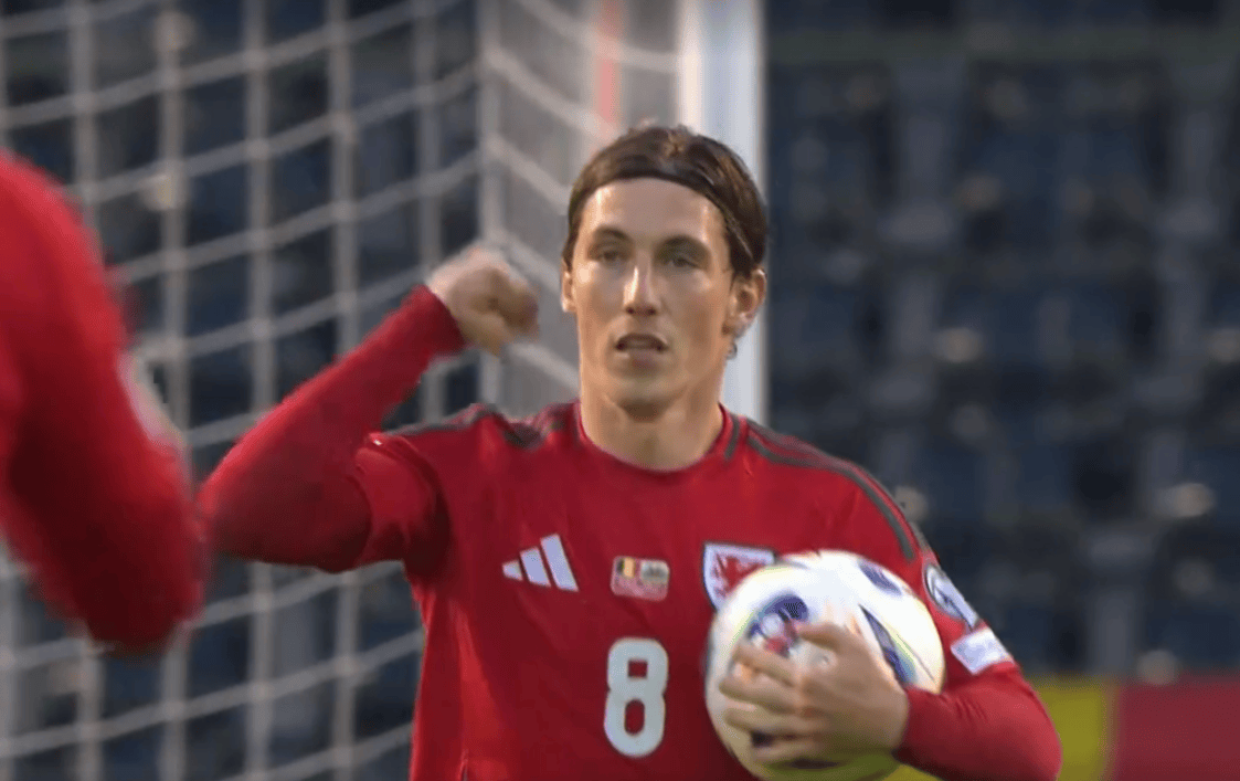 开云体育-费德勒焦点对战，德布劳内与70激战老鹰分钟，反败为胜胜负难料！