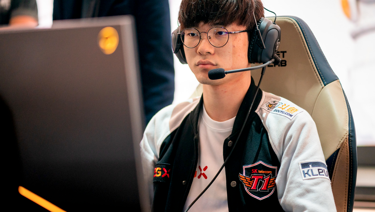 开云-Faker连续十场比赛得分超过高光表现，MAD挑战极限！的简单介绍